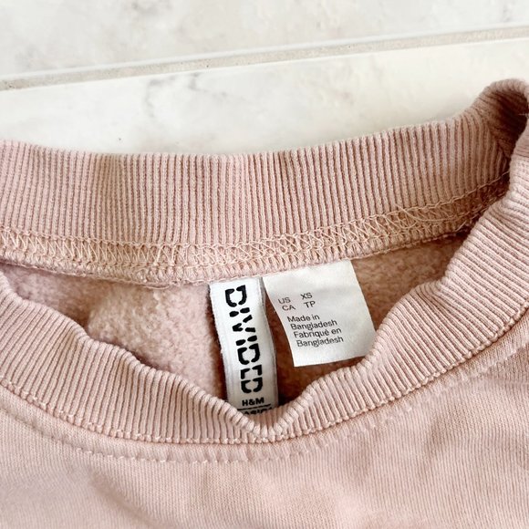 H&M DIVIDED Pink Oversized Crewneck Pullover Sweatshirt Women XS - Picture 2 of 4